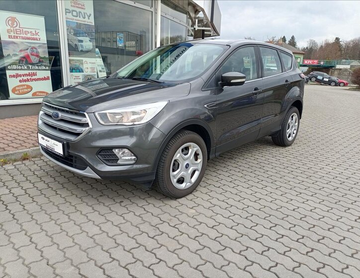 Ford Kuga SUV / Terénní 1,5 l 88 kw