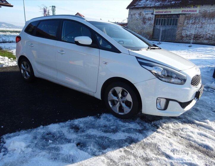 KIA Carens 2