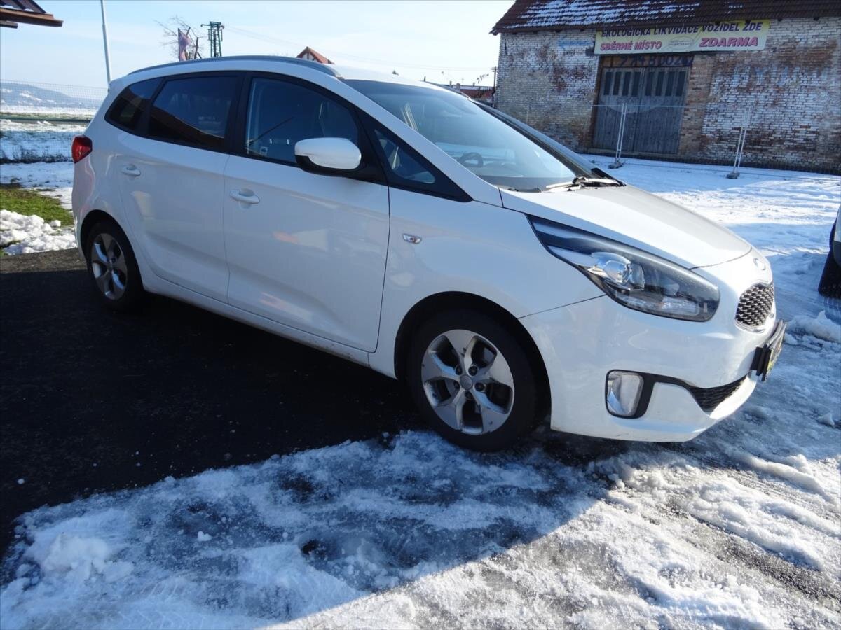 KIA Carens