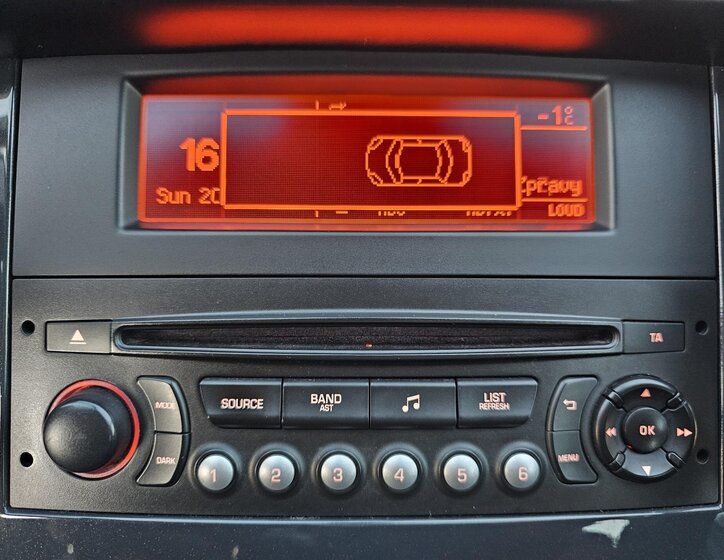 Peugeot 3008 SUV 1,2 l 96 kw