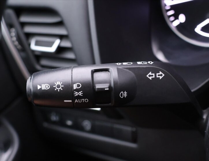 Nissan Qashqai SUV 1,3 l 103 kw