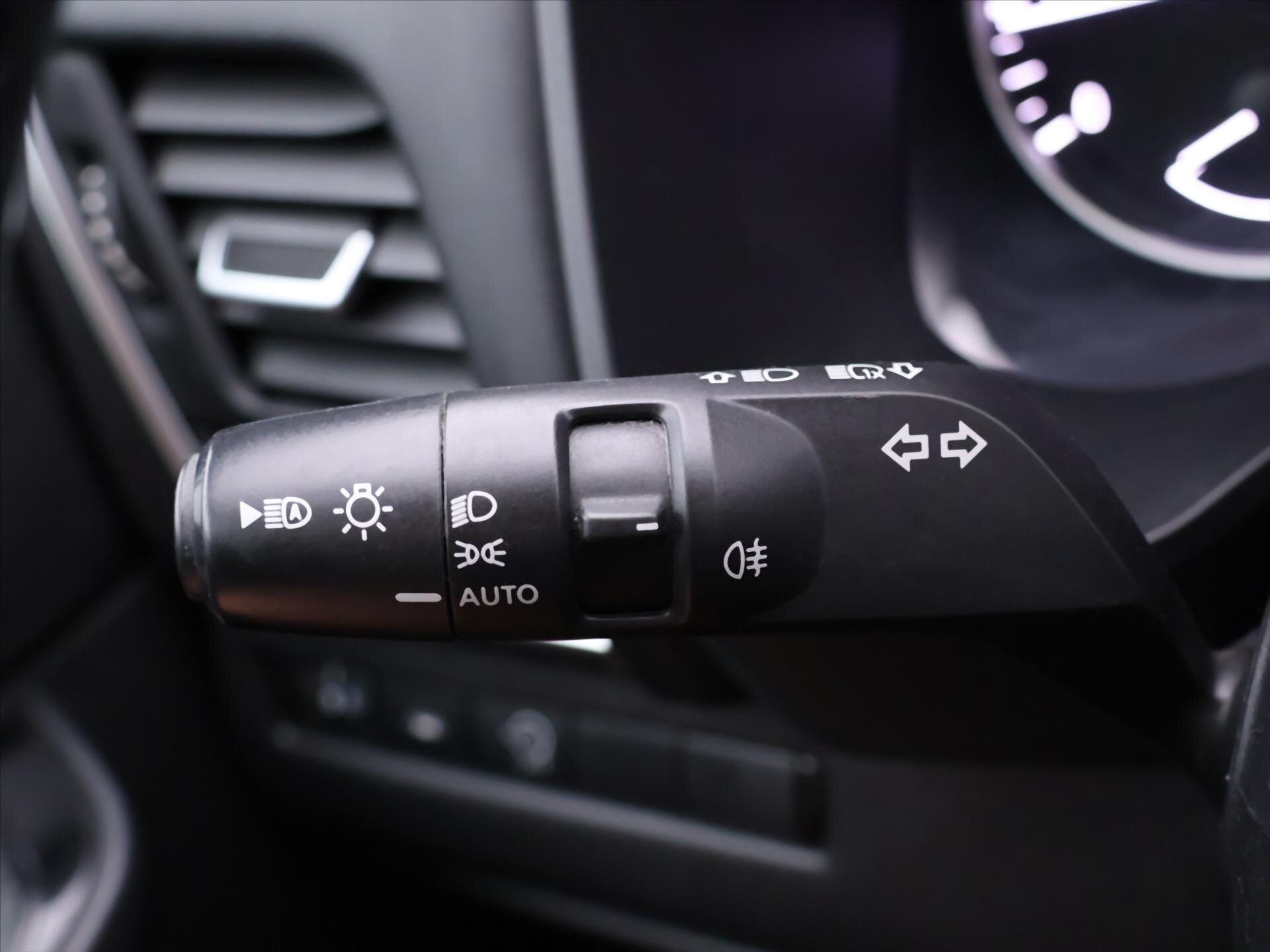 Nissan Qashqai SUV 1,3 l 103 kw