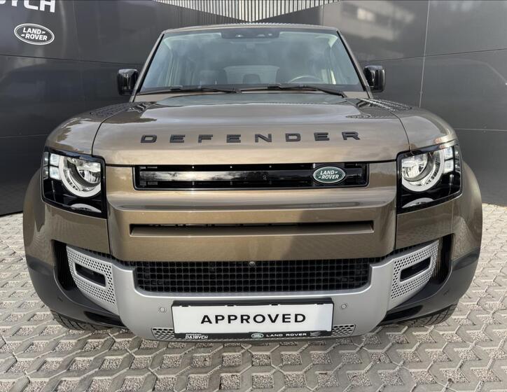 Land Rover Defender 4