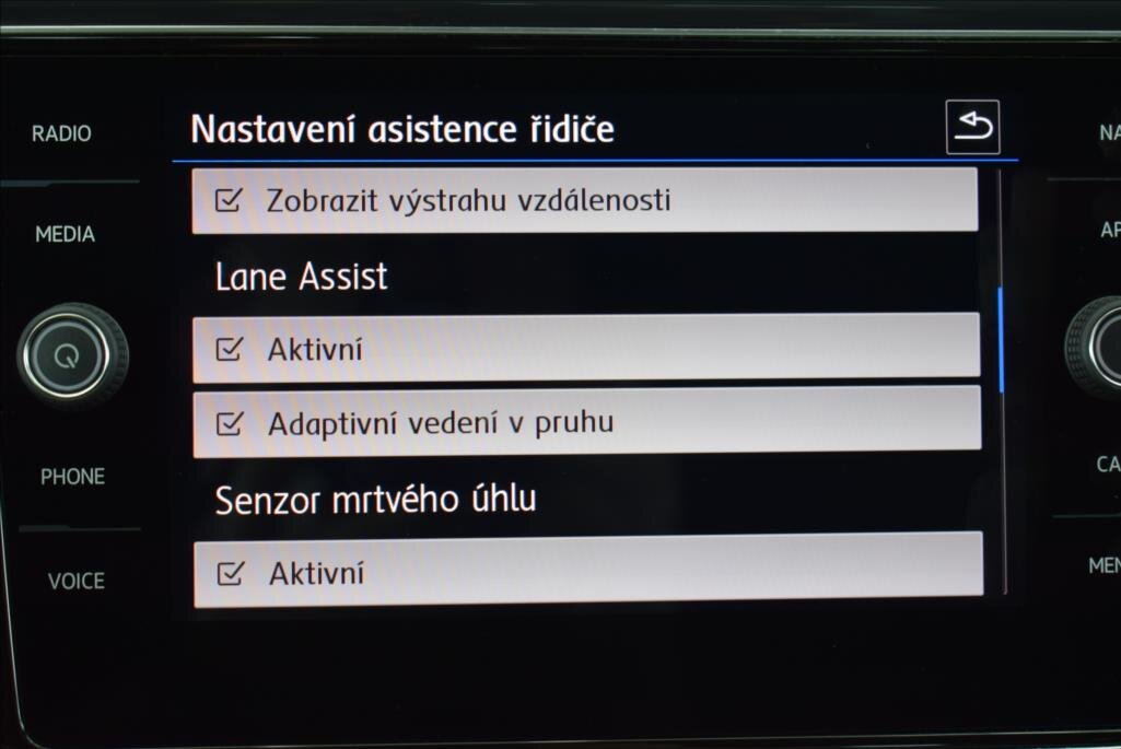 Volkswagen T-Roc SUV / Terénní 2,0 l 140 kw