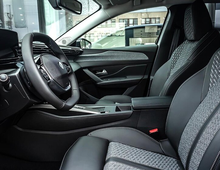Peugeot 308 Kombi 1,2 l 107 kw