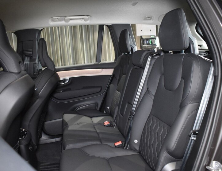 Volvo XC90 SUV / Terénní 2,0 l 228 kw