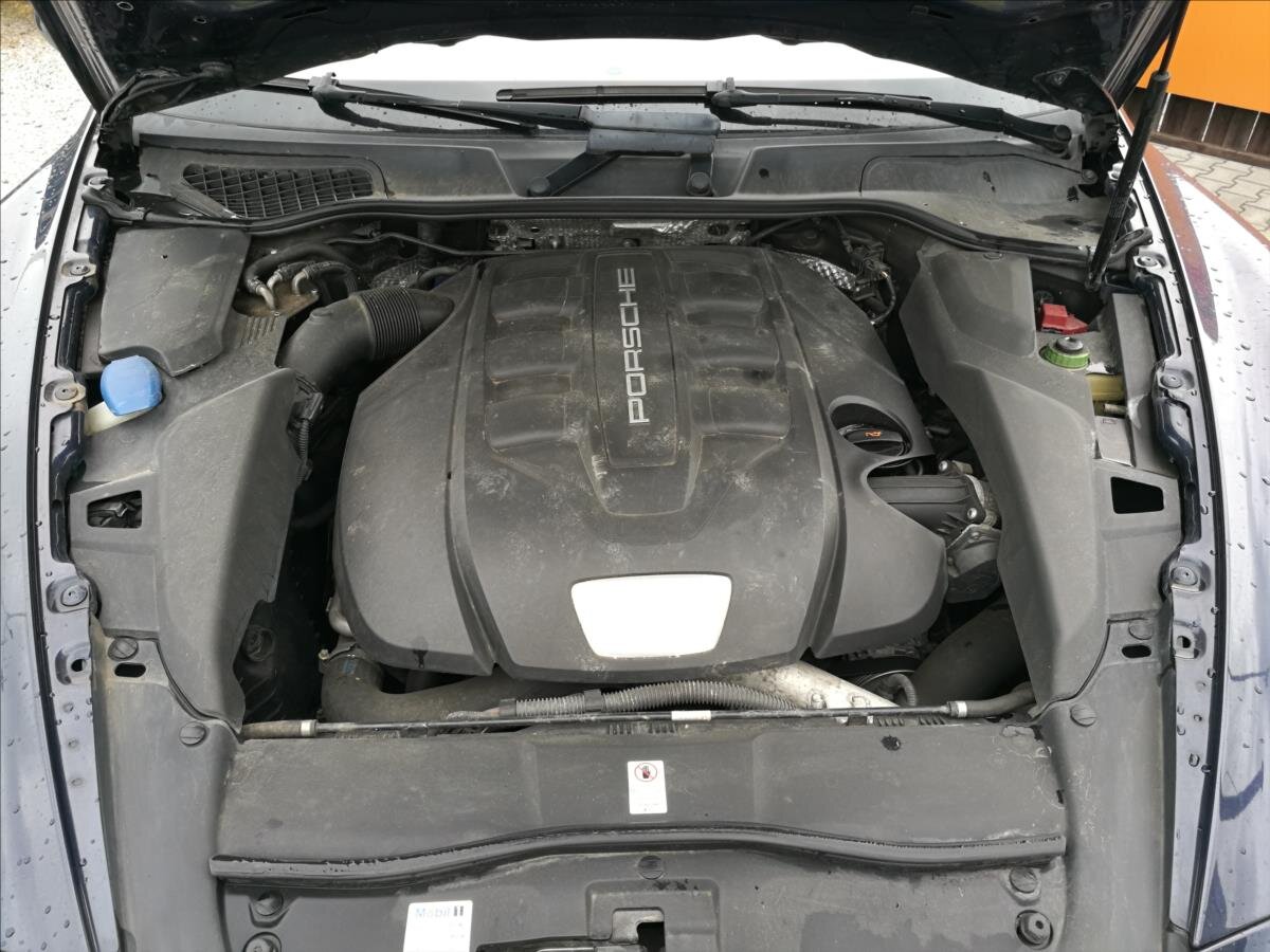 Porsche Cayenne Kombi 3,0 l 180 kw