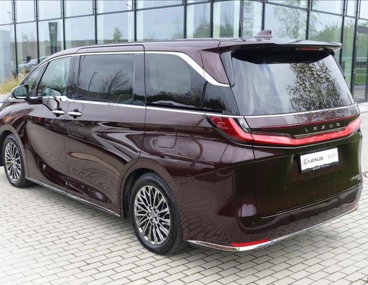 Lexus LM 350h 7