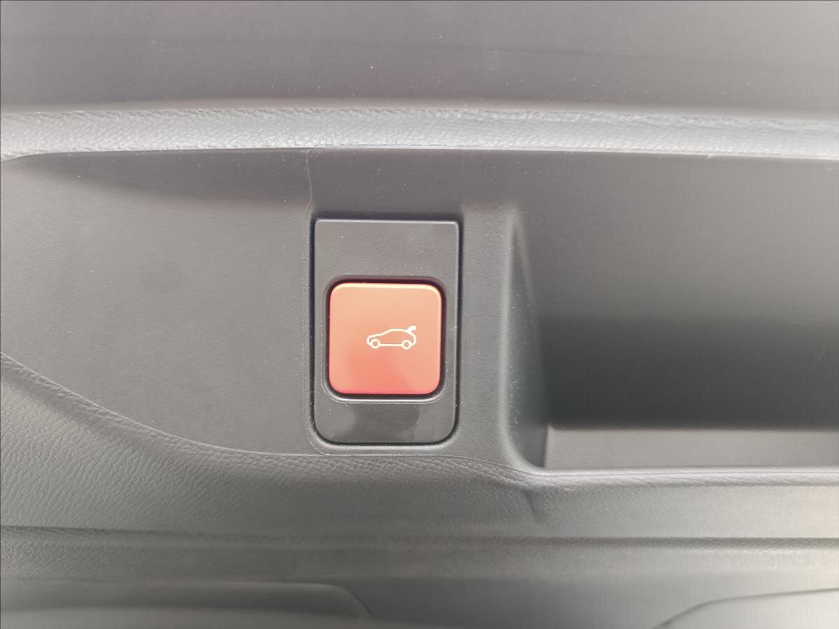 DS Automobiles DS4 Hatchback 1,6 l 133 kw