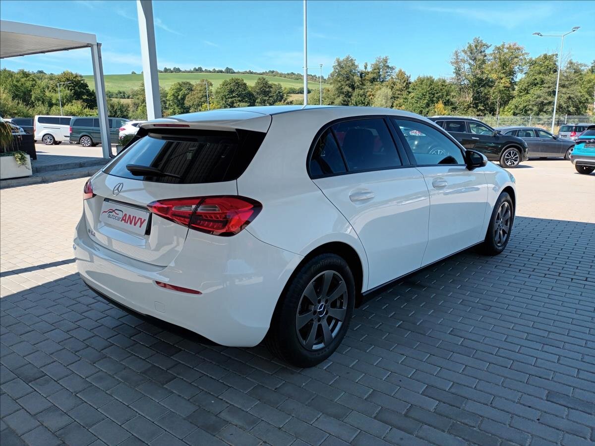 Mercedes-Benz Třídy A Hatchback 1,3 l 80 kw