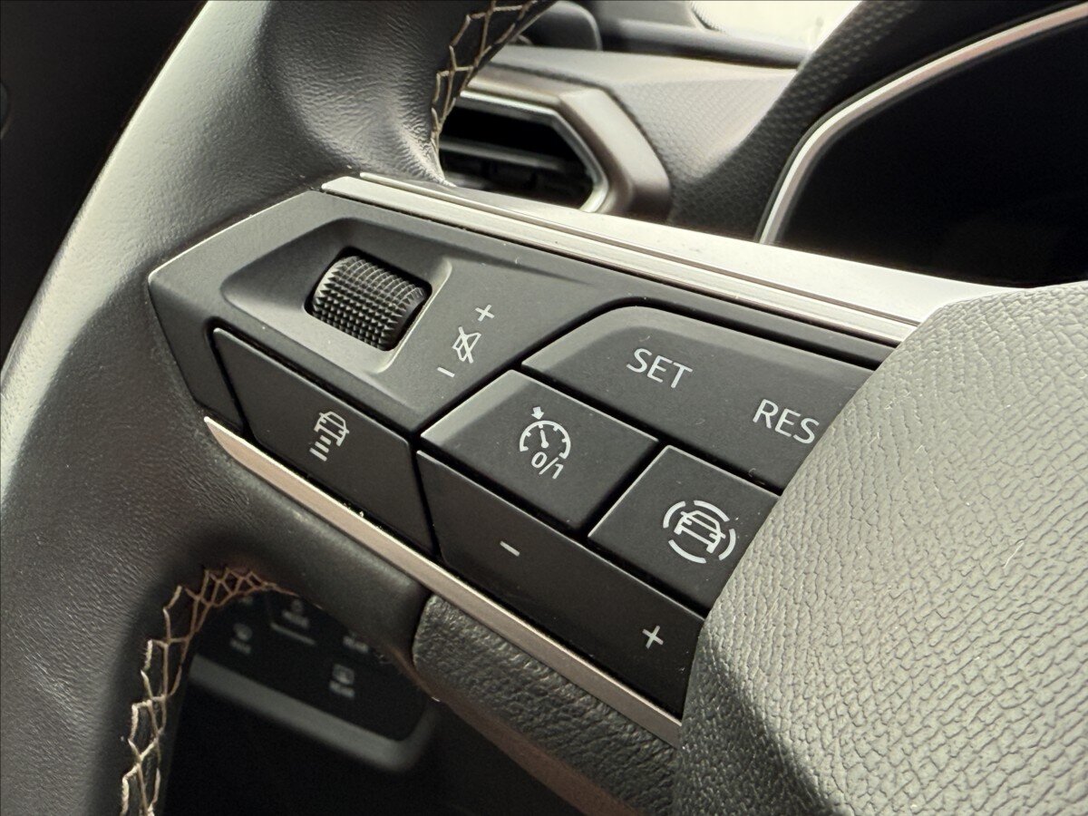 Seat Leon Hatchback 1,5 l 96 kw