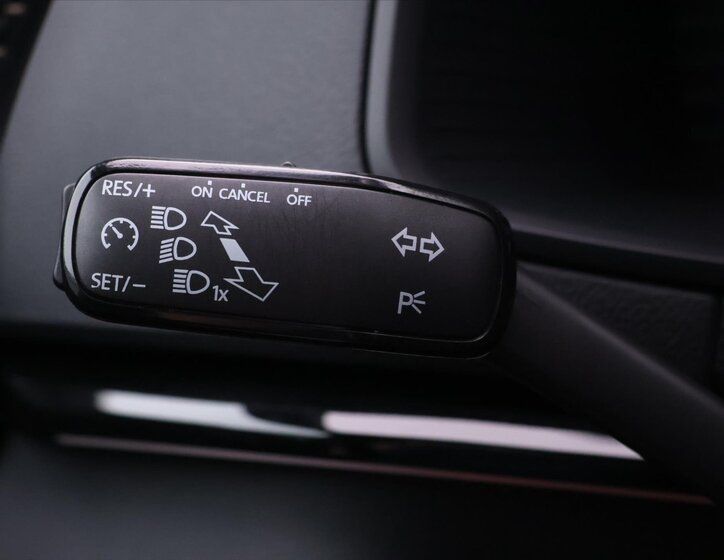 Škoda Karoq SUV 1,5 l 110 kw