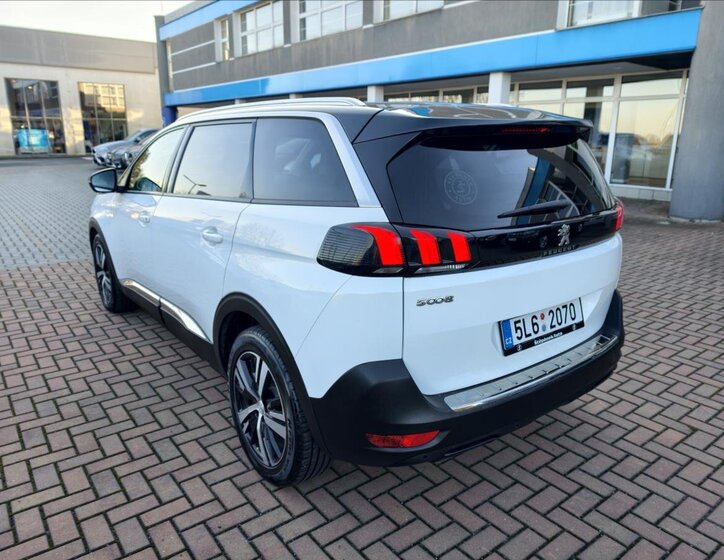 Peugeot 5008 MPV 1,6 l 88 kw