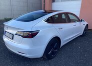 Tesla Model 3 Sedan 0,0 208 kw