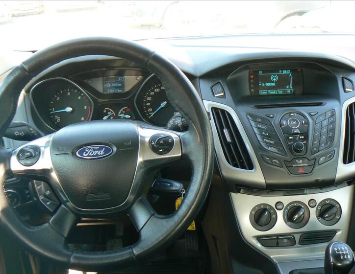 Ford Focus 13