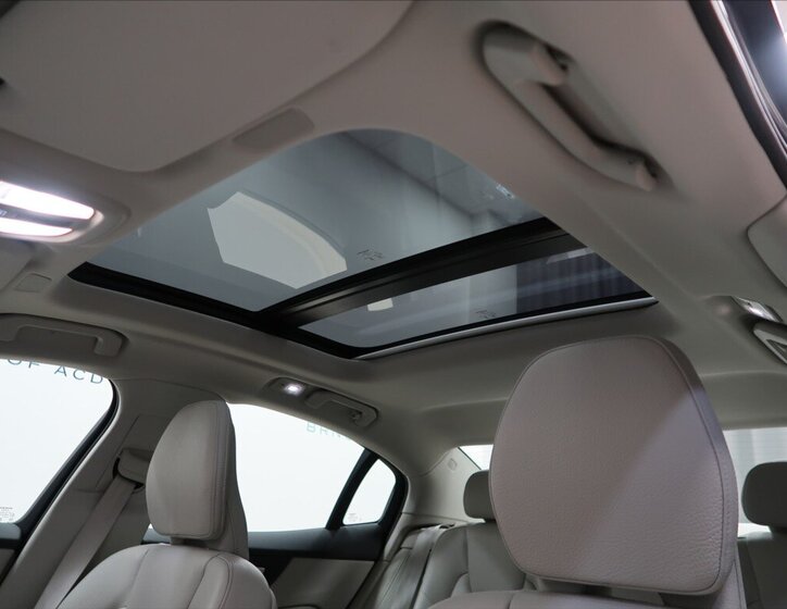 Volvo S60 Sedan / Limuzína 2,0 l 184 kw