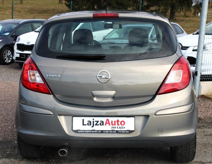 Opel Corsa Hatchback 1,4 l 64 kw