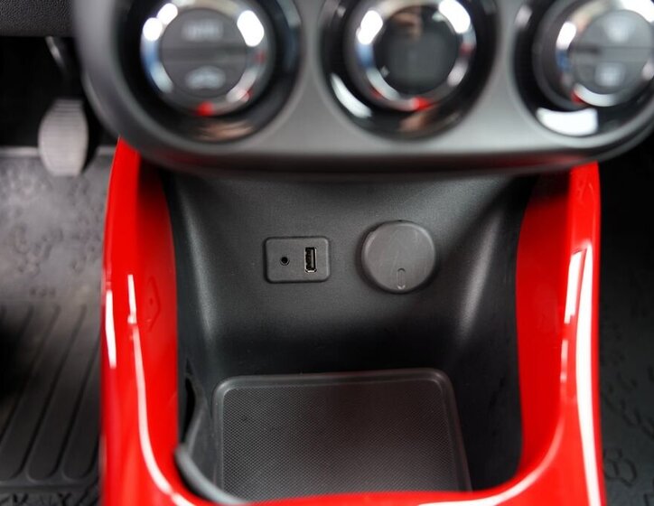 Opel Adam Hatchback 1,4 l 64 kw