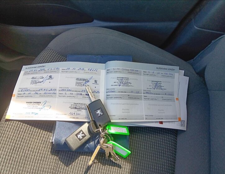 Peugeot 5008 MPV 1,6 l 88 kw