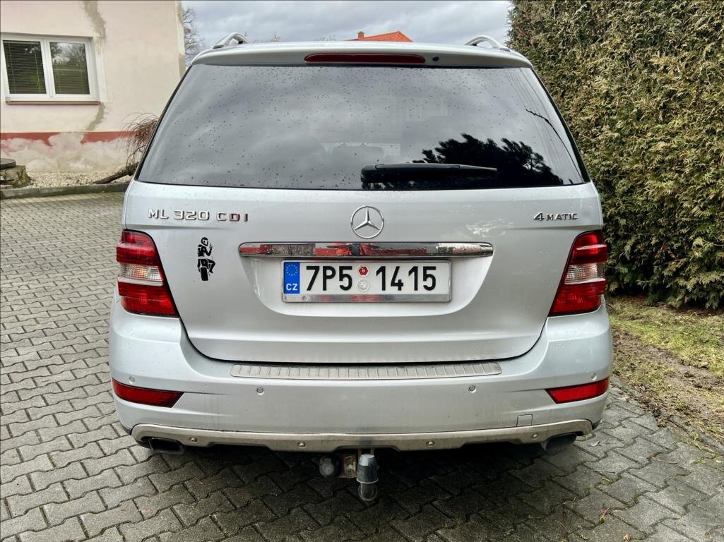 Mercedes-Benz Třídy M SUV 3,0 l 165 kw