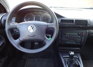 Volkswagen Passat Sedan 1,6 l 75 kw