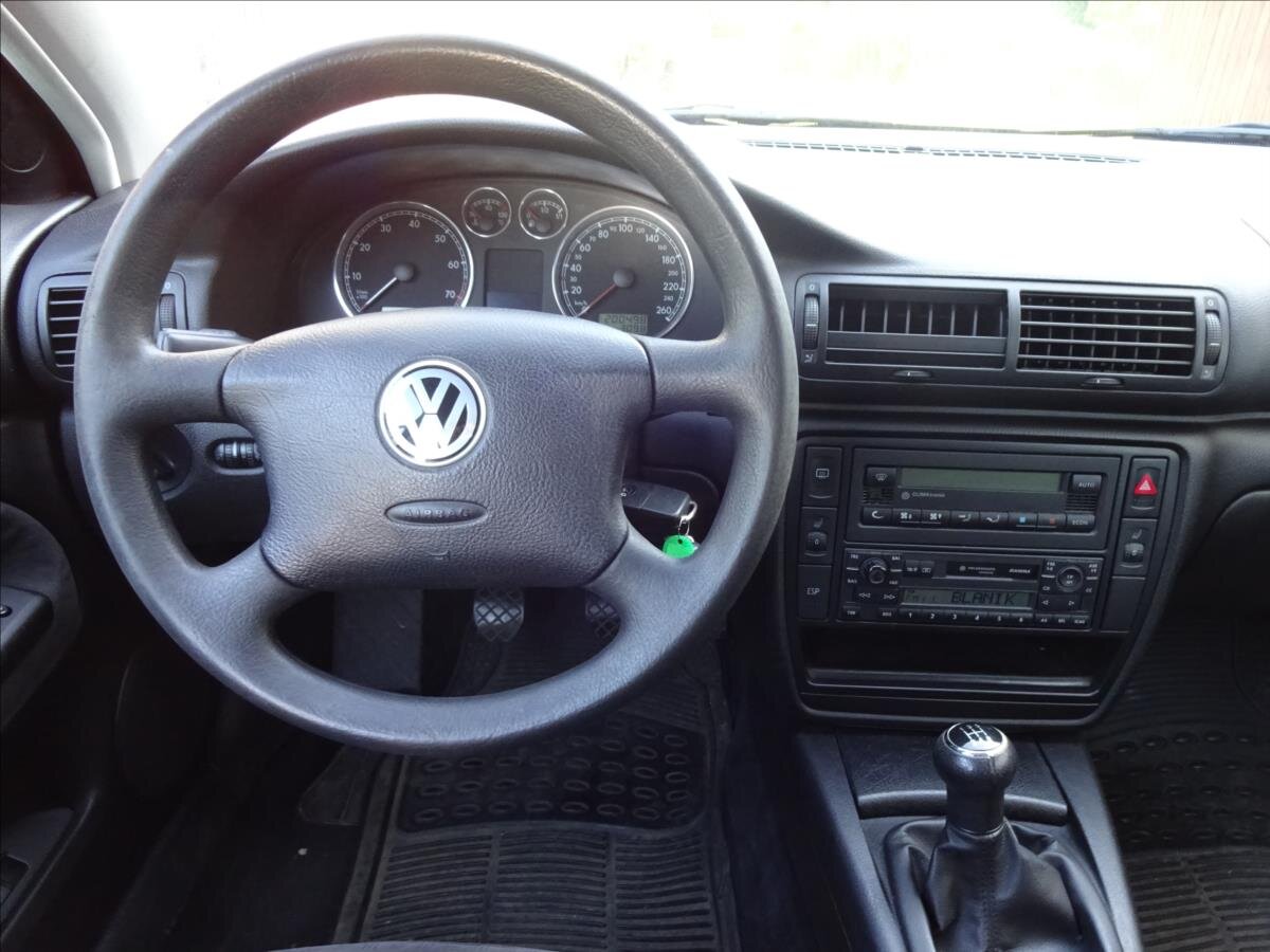 Volkswagen Passat Sedan 1,6 l 75 kw