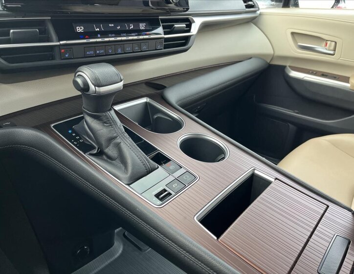 Toyota Sienna MPV 2,5 l 180 kw