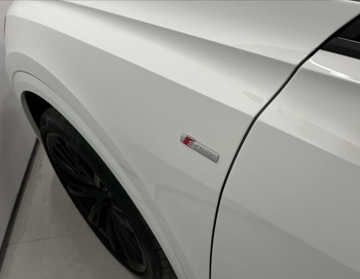 Audi Q8 SUV / Terénní 3,0 l 210 kw