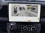 Land Rover Defender 25