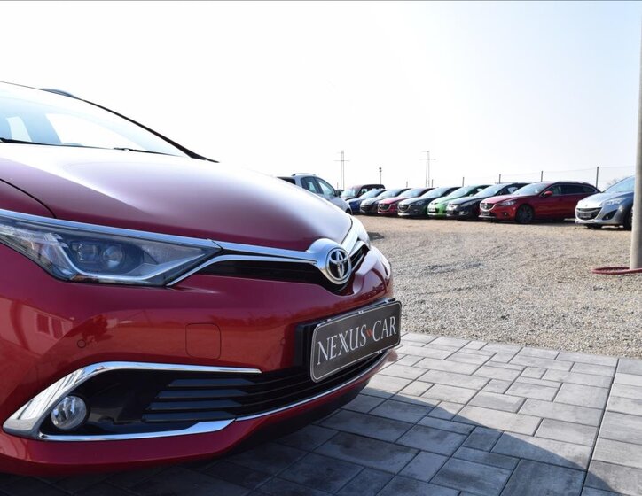 Toyota Auris Kombi 1,2 l 85 kw