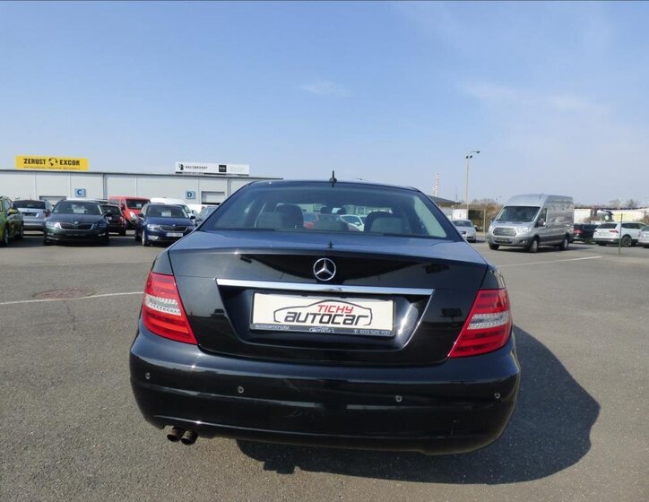 Mercedes-Benz Třídy C Sedan / Limuzína 2,1 l 88 kw