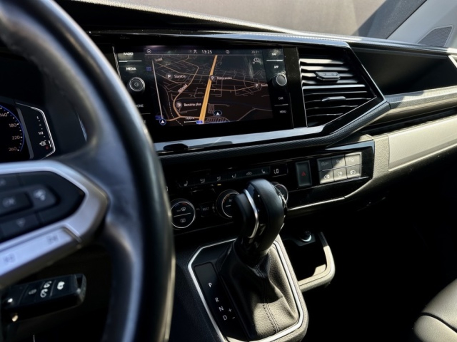 Volkswagen Multivan 27