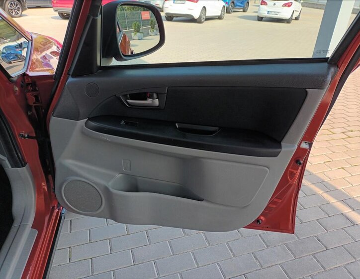 Suzuki SX4 Hatchback 1,6 l 79 kw