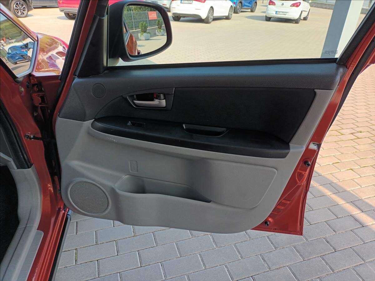 Suzuki SX4 Hatchback 1,6 l 79 kw