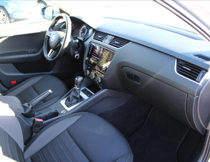 Škoda Octavia 23