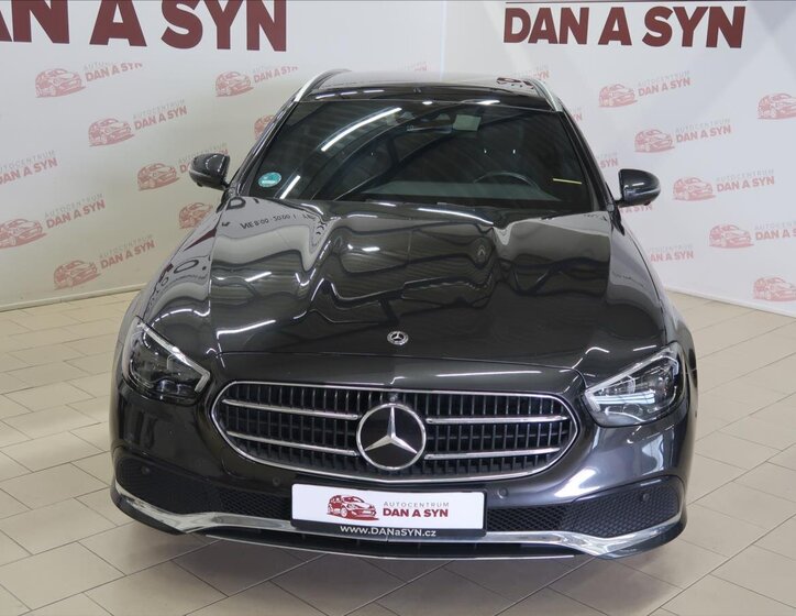 Mercedes-Benz Třídy E Kombi 2,0 l 143 kw