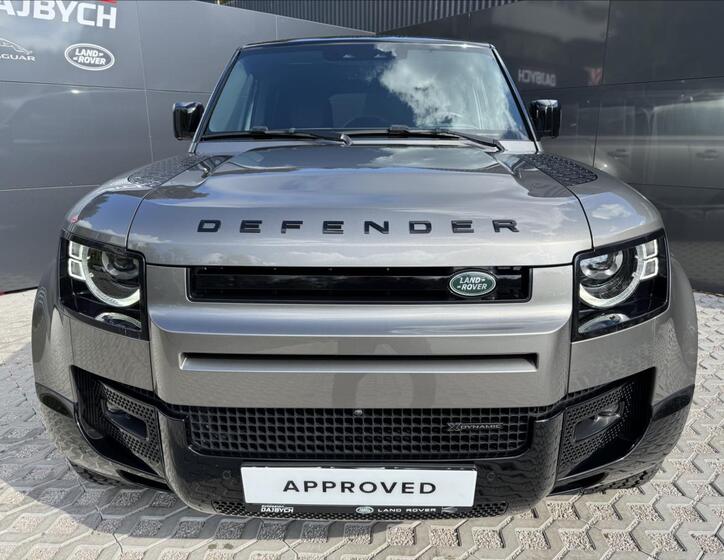 Land Rover Defender 4