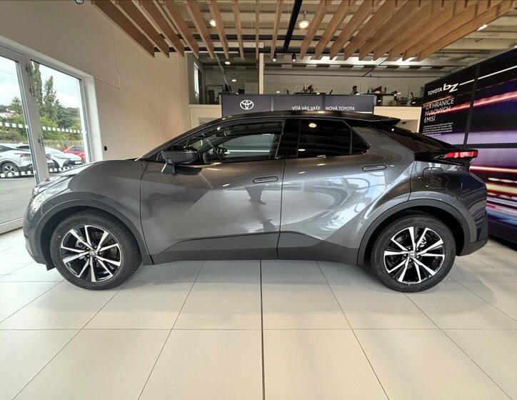 Toyota C-HR SUV 1,8 l 103 kw