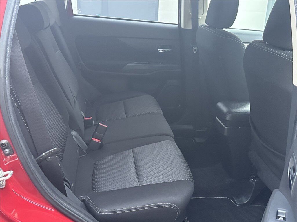 Mitsubishi Outlander SUV / Terénní 2,3 l 110 kw