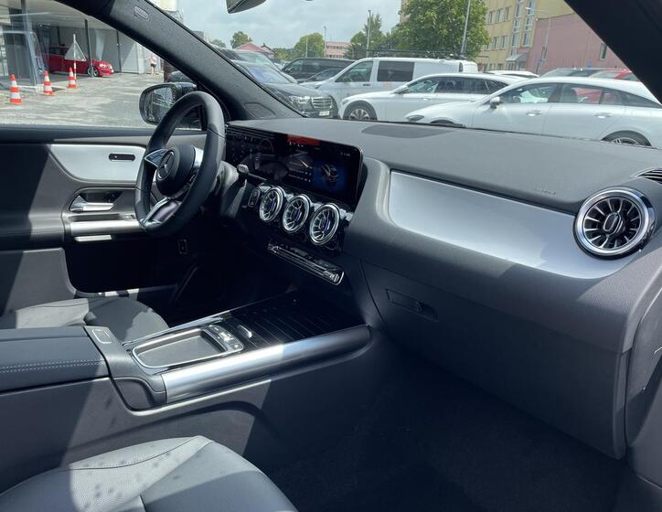 Mercedes-Benz GLA 16