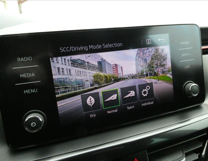 Škoda Scala Hatchback 1,5 l 110 kw