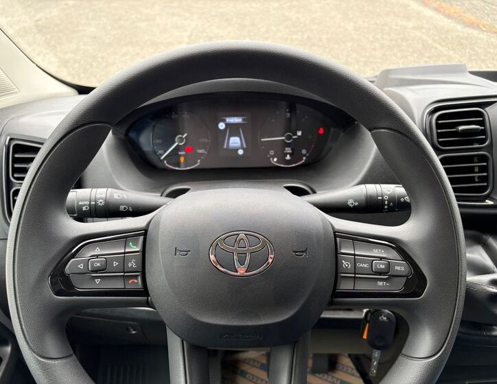 Toyota Proace Max 11
