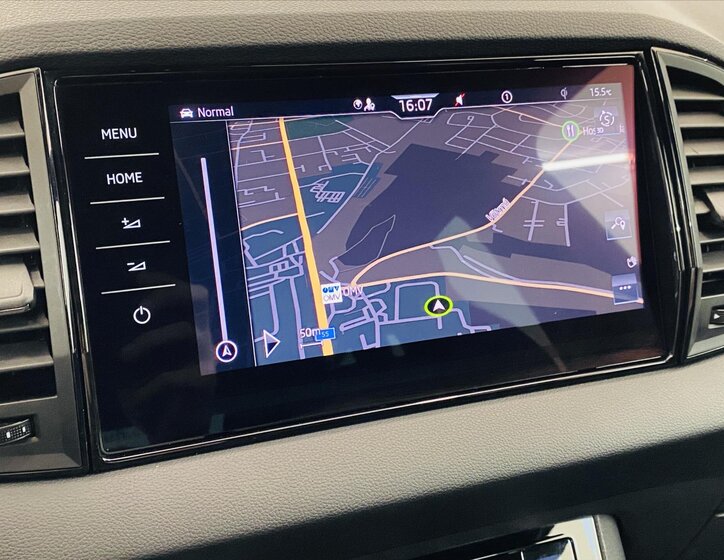 Škoda Karoq SUV / Terénní 1,5 l 110 kw