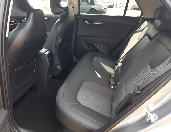 KIA Niro CUV / Crossover 1,6 l 95 kw