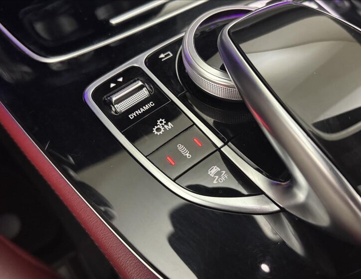 Mercedes-Benz CLS Sedan 3,0 l 320 kw