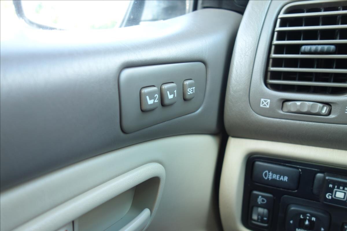 Toyota Land Cruiser SUV / Terénní 4,7 l 175 kw