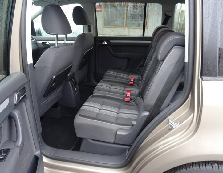 Volkswagen Touran 11