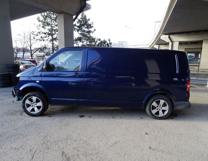Volkswagen Transporter Skříň 2,5 l 96 kw