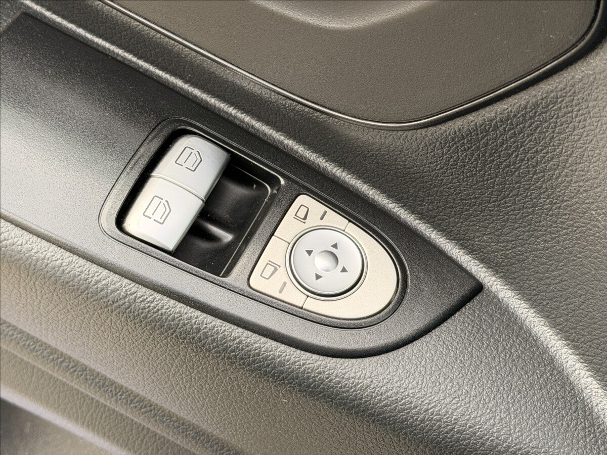 Mercedes-Benz Vito Skříň 2,1 l 100 kw