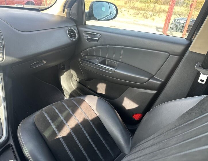 Lancia Delta Hatchback 1,4 l 88 kw